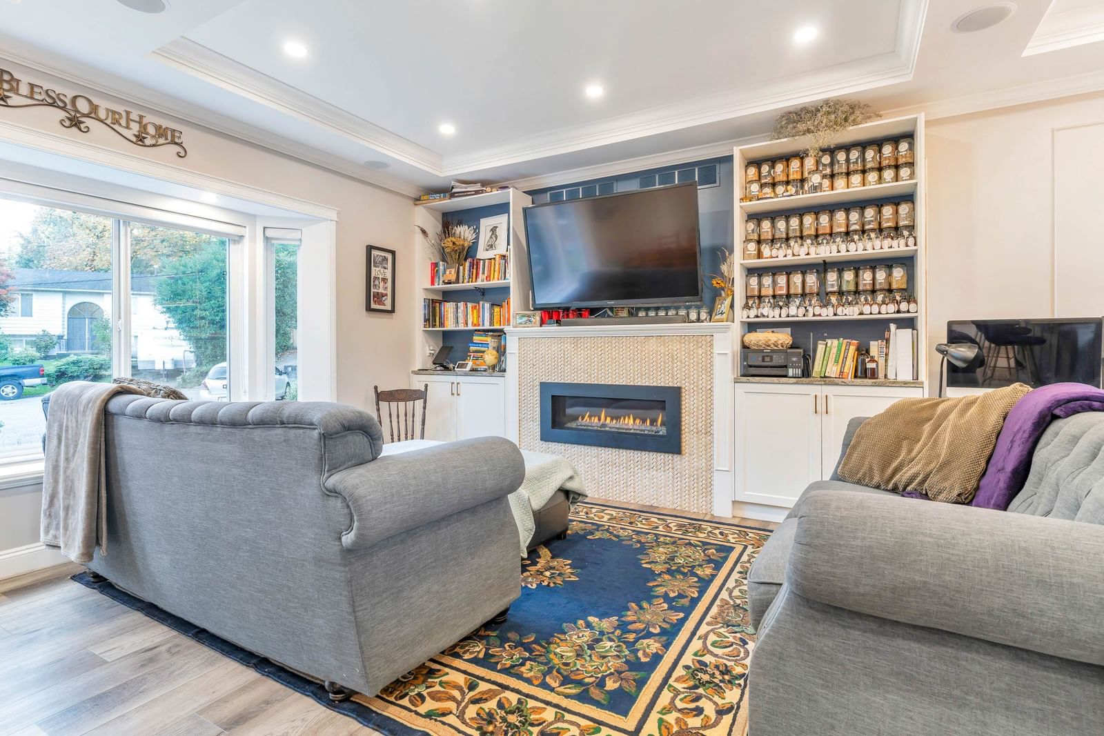 Listing Image 11