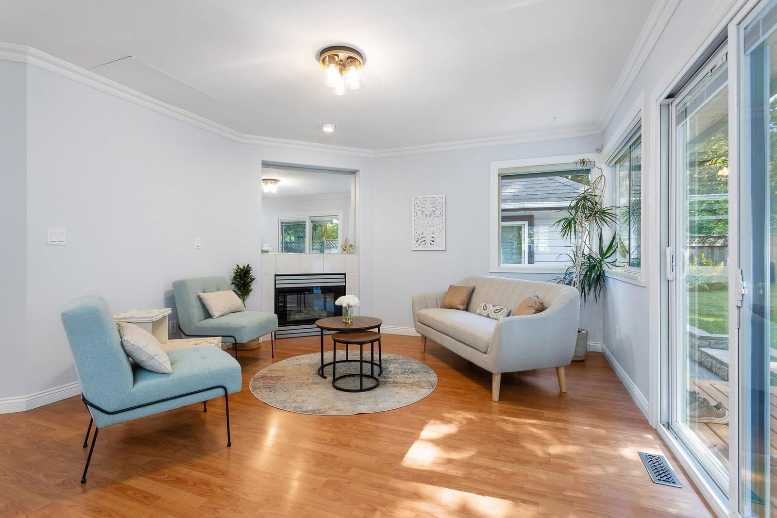 Listing Image 8