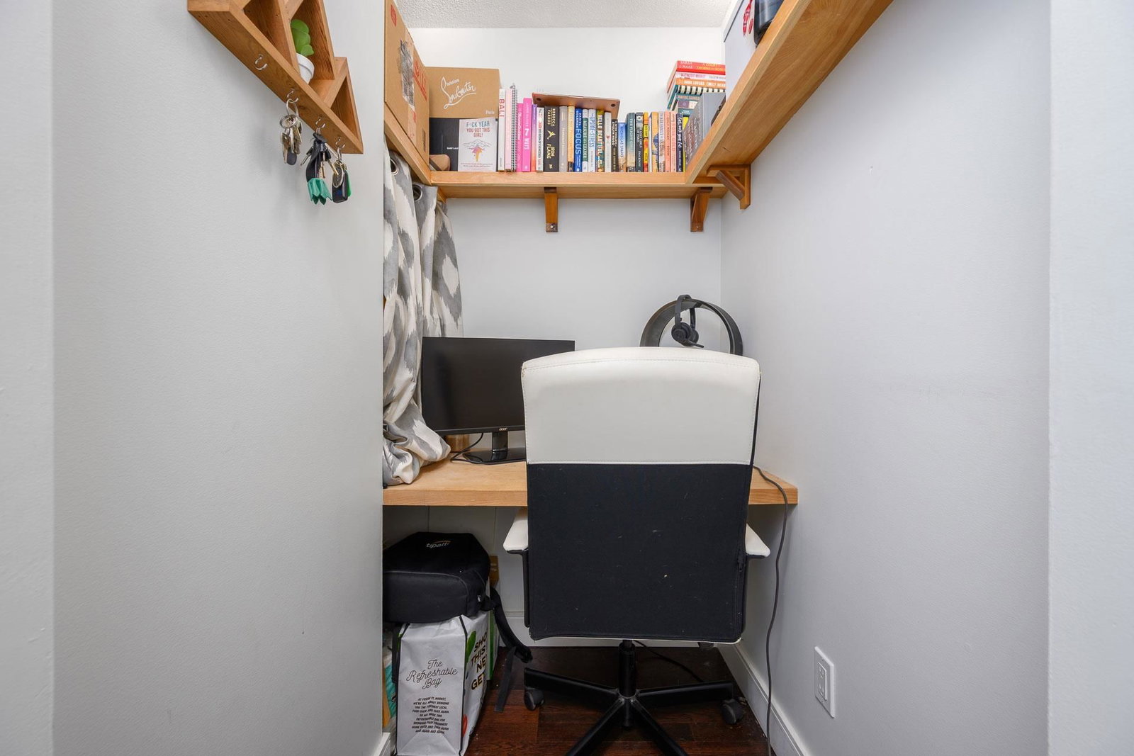 Listing Image 19