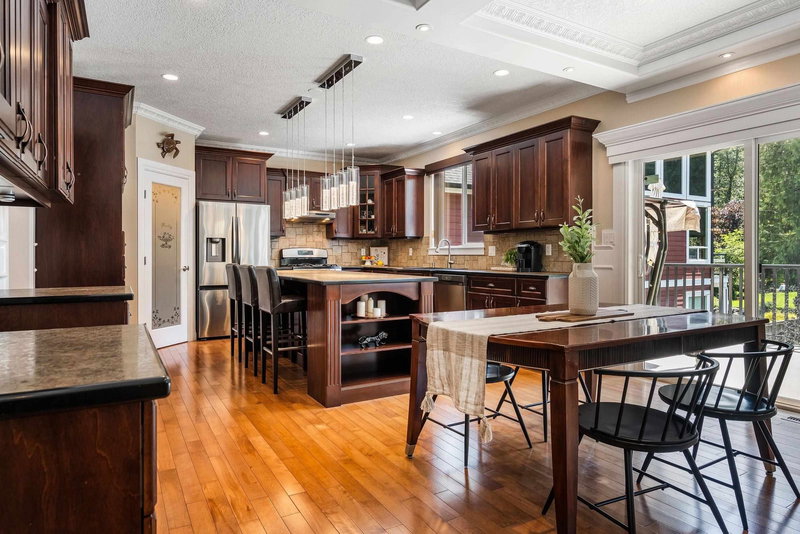 44414 Mclaren Drive, Chilliwack, V2R 0A3 | Image 2