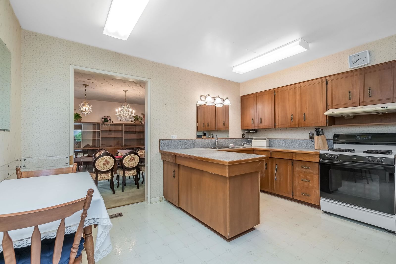 Listing Image 17