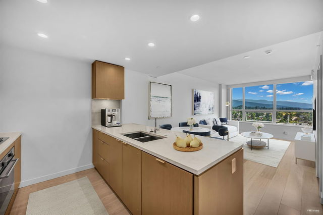 2101 - 125 14th Street E