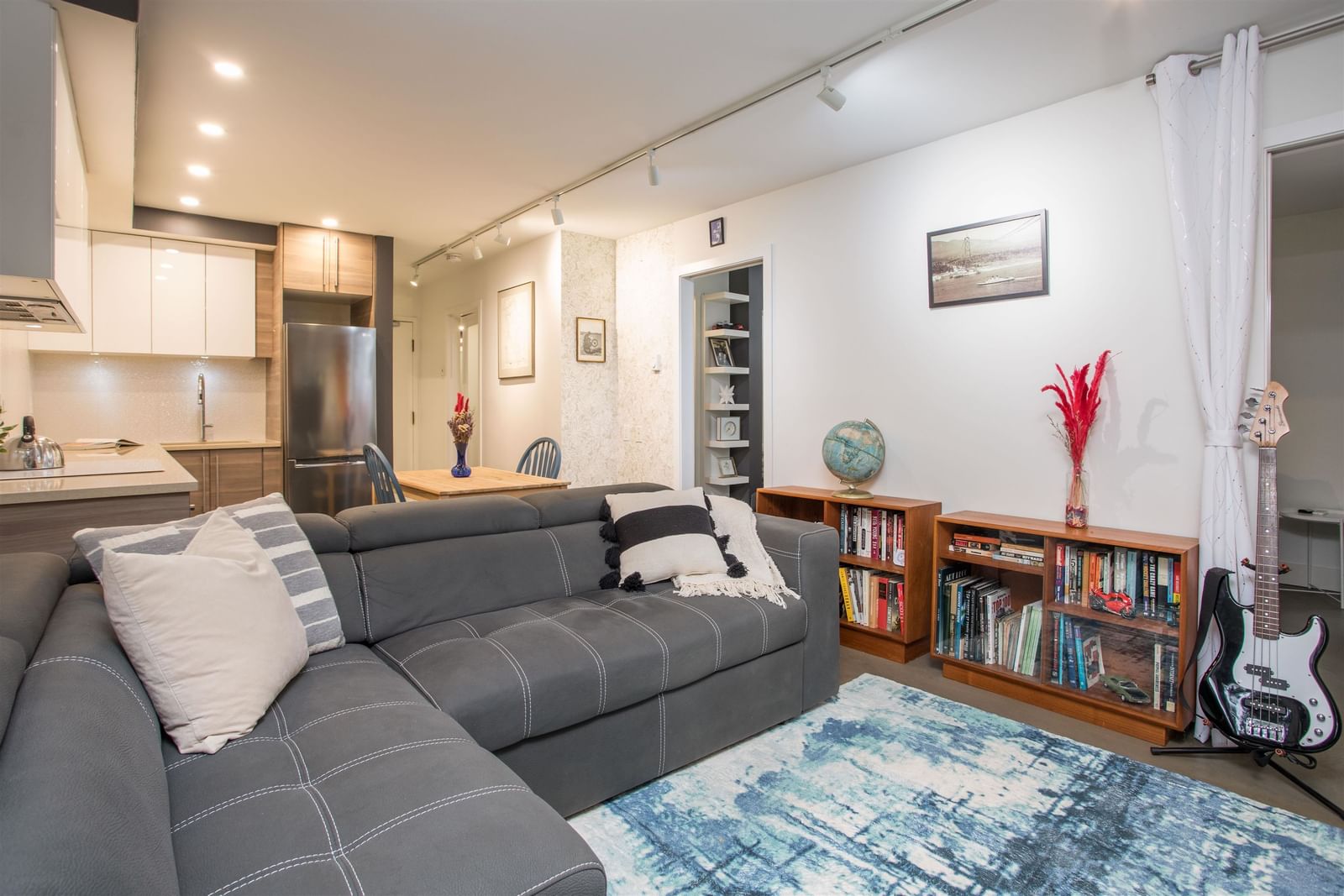 Listing Image 10
