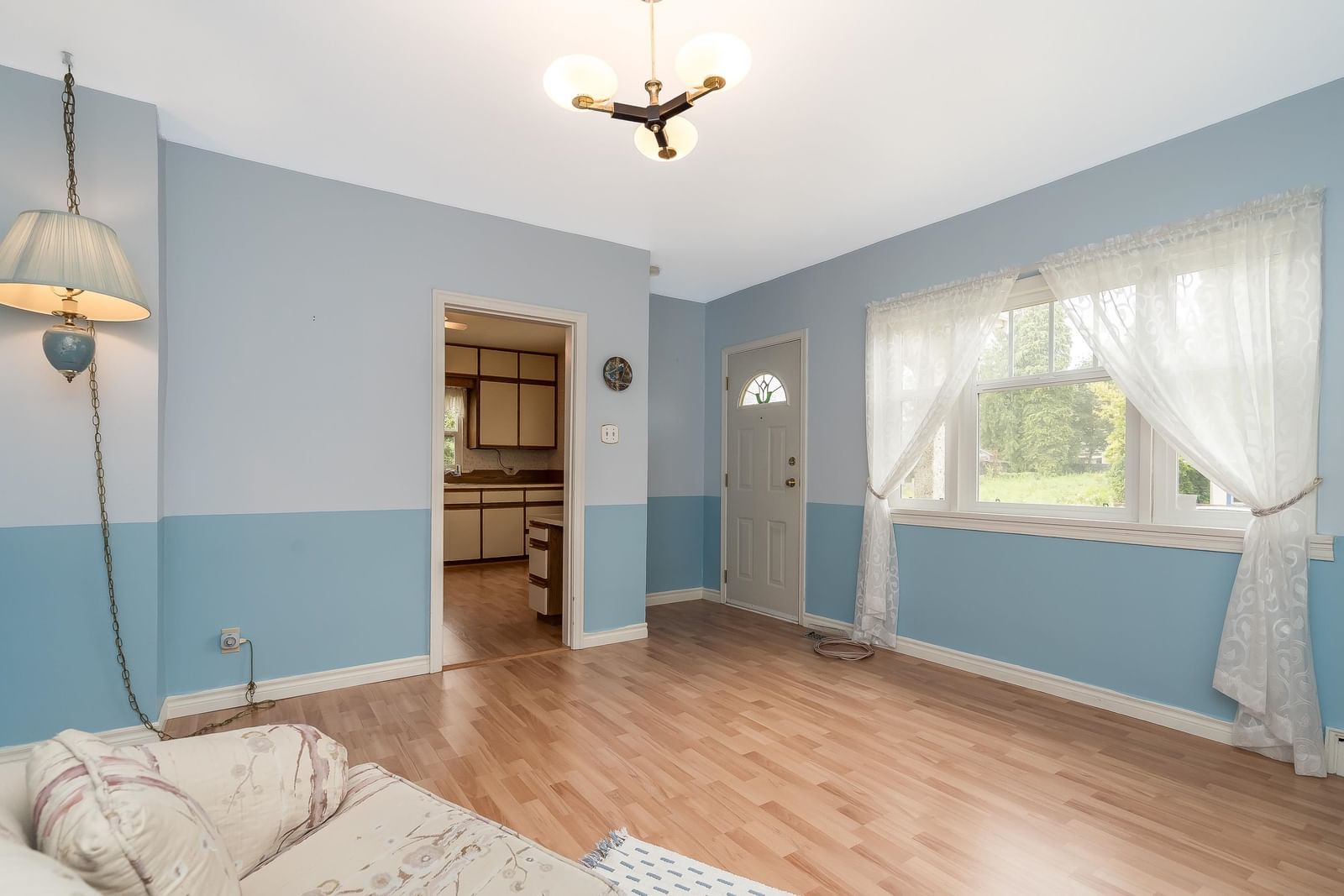 Listing Image 6