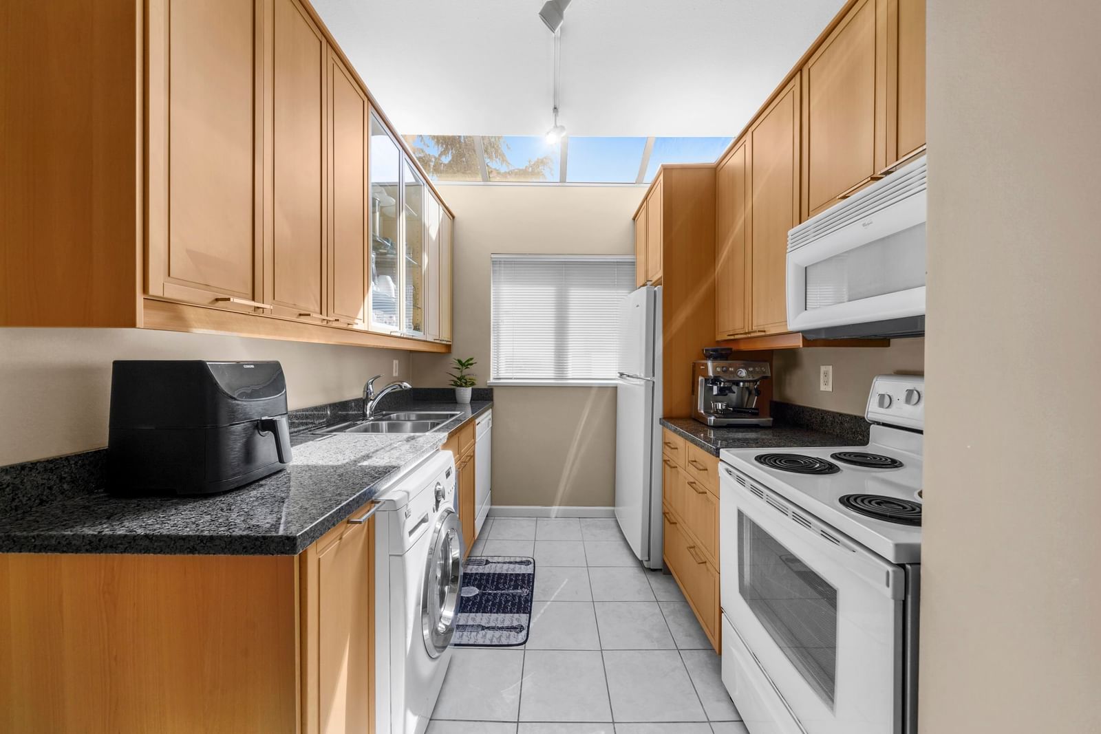 Listing Image 7