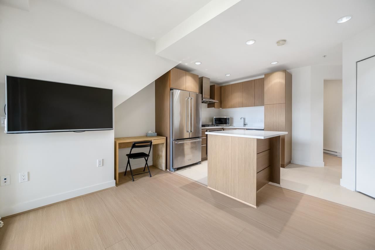 Listing Image 9