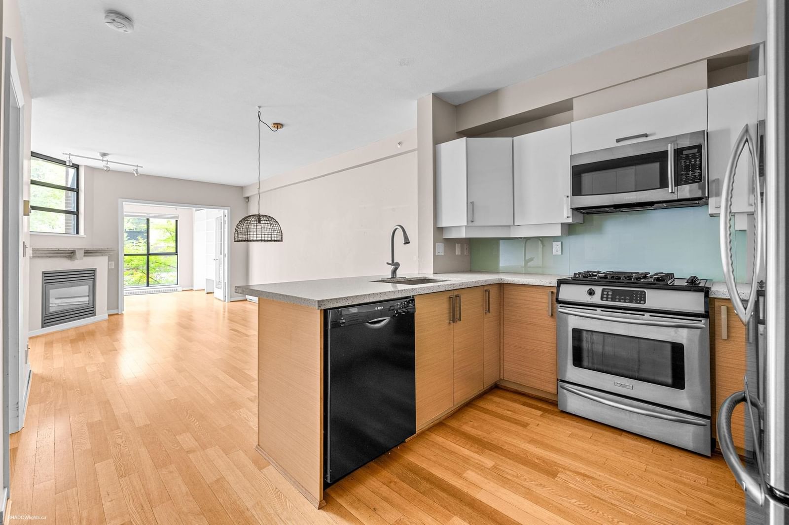 Listing Image 6