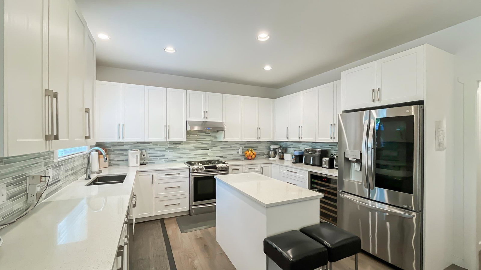 Listing Image 12