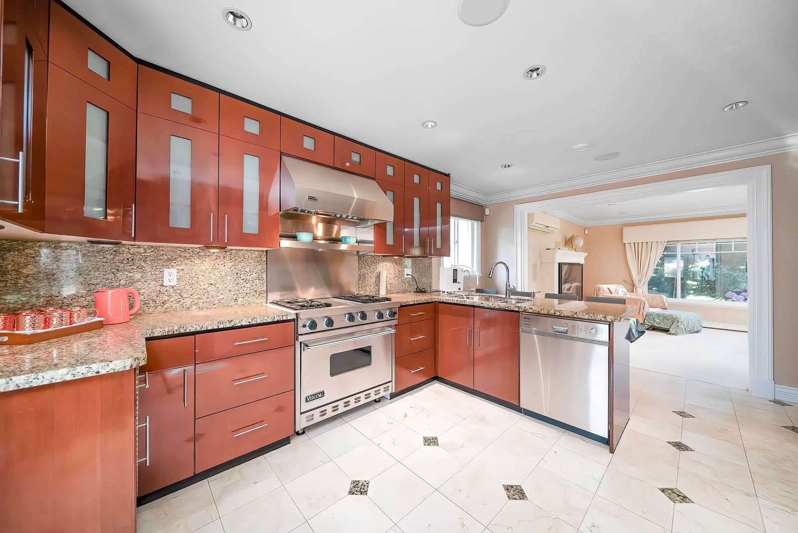 Listing Image 9