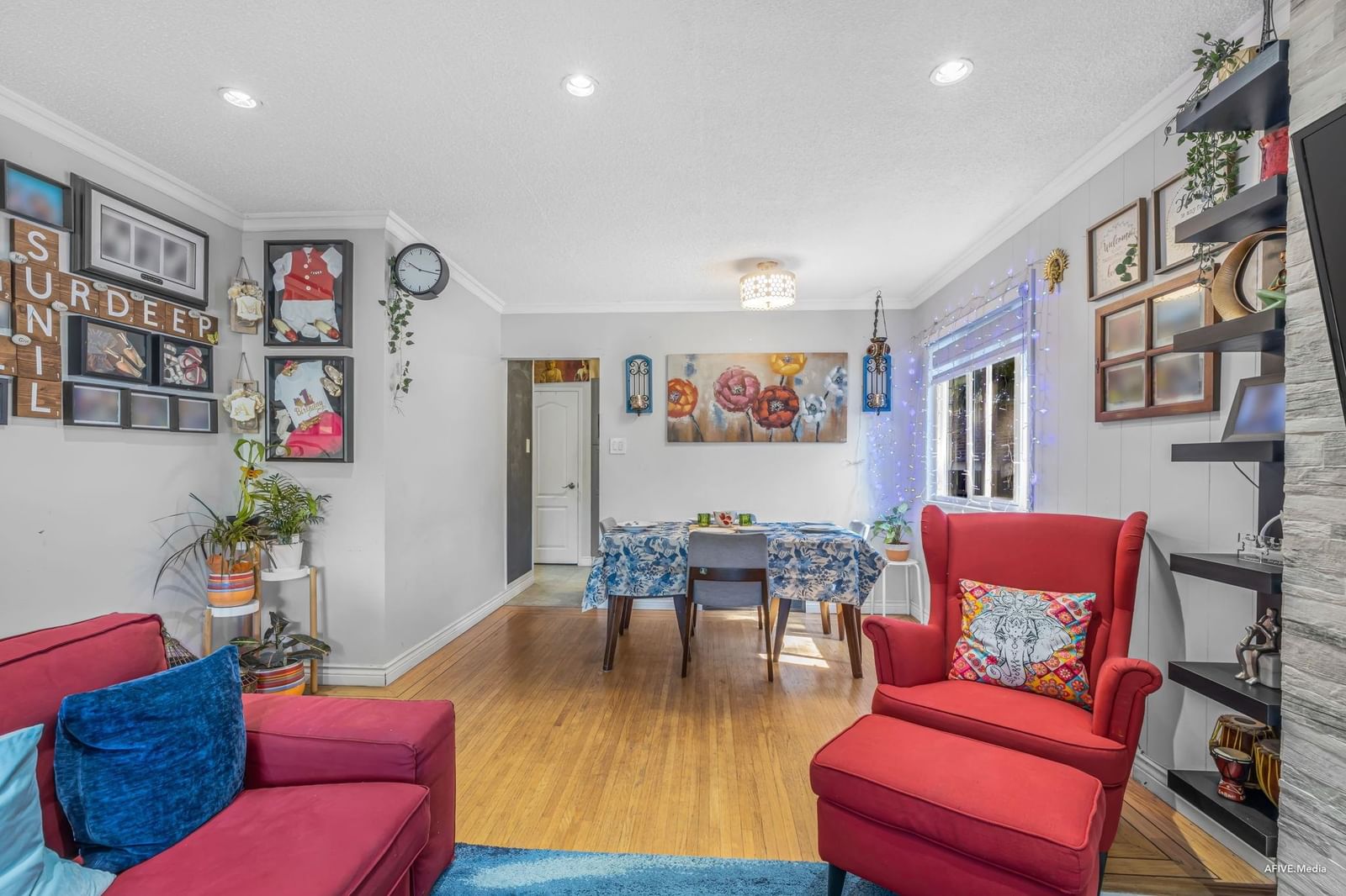 Listing Image 9