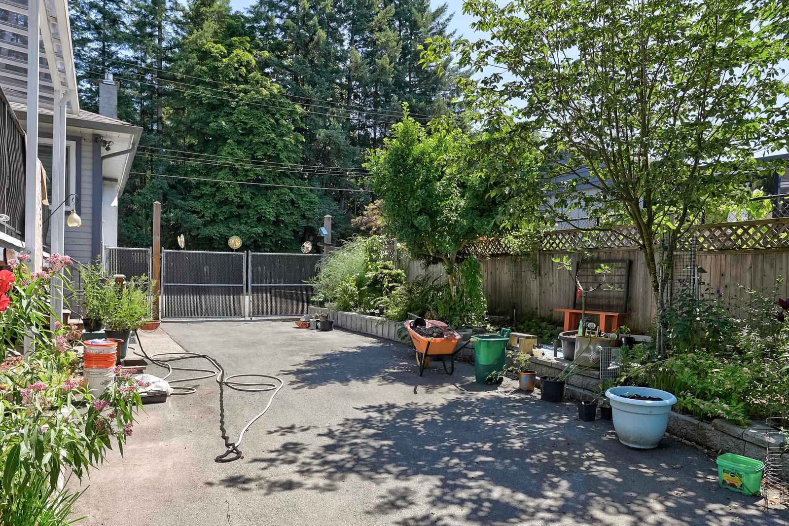 Listing Image 11