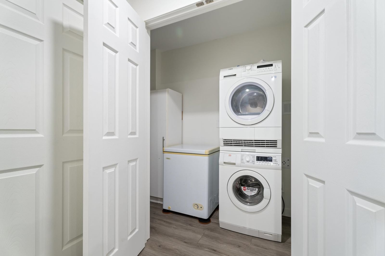 Listing Image 19