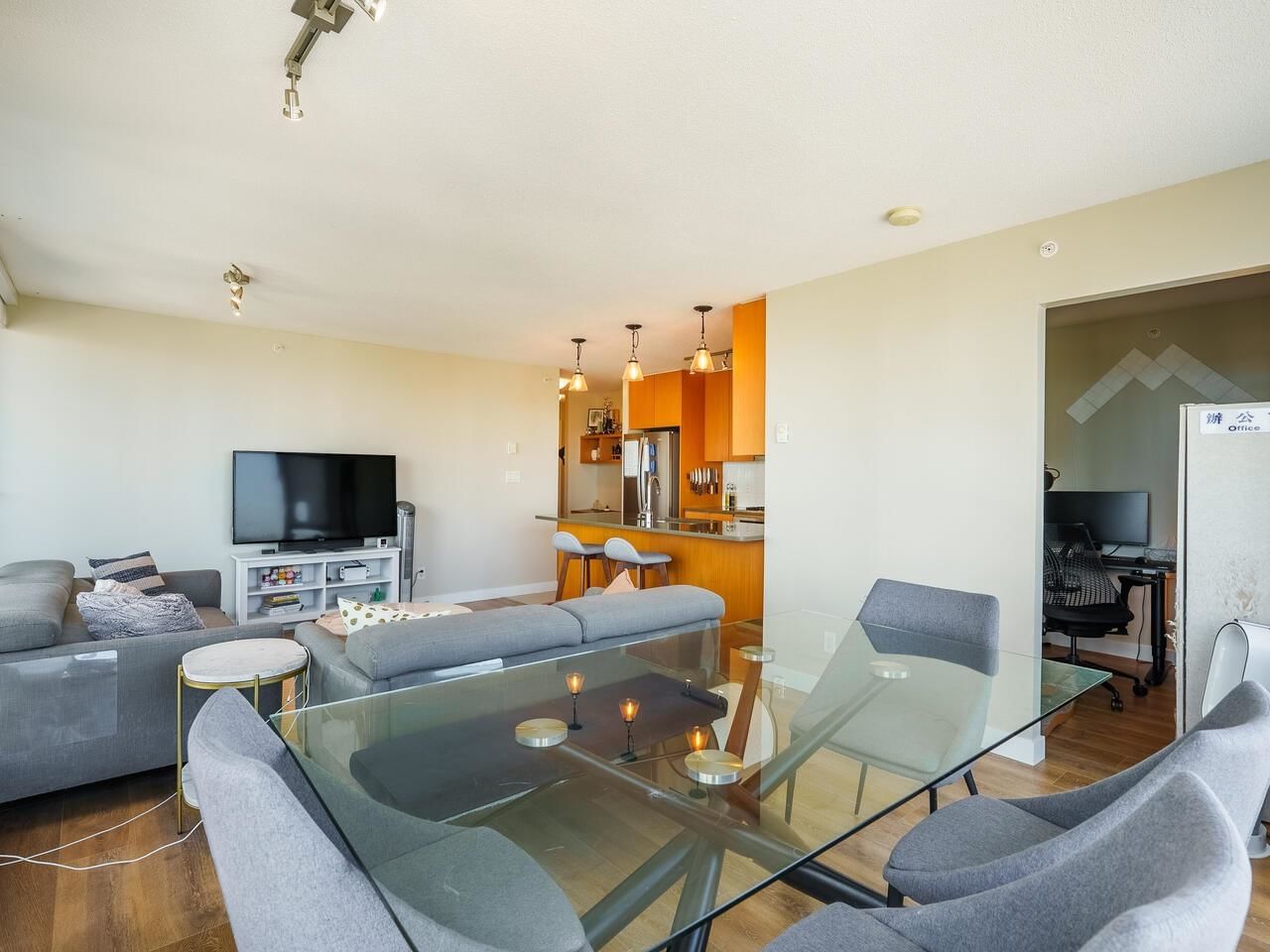Listing Image 15