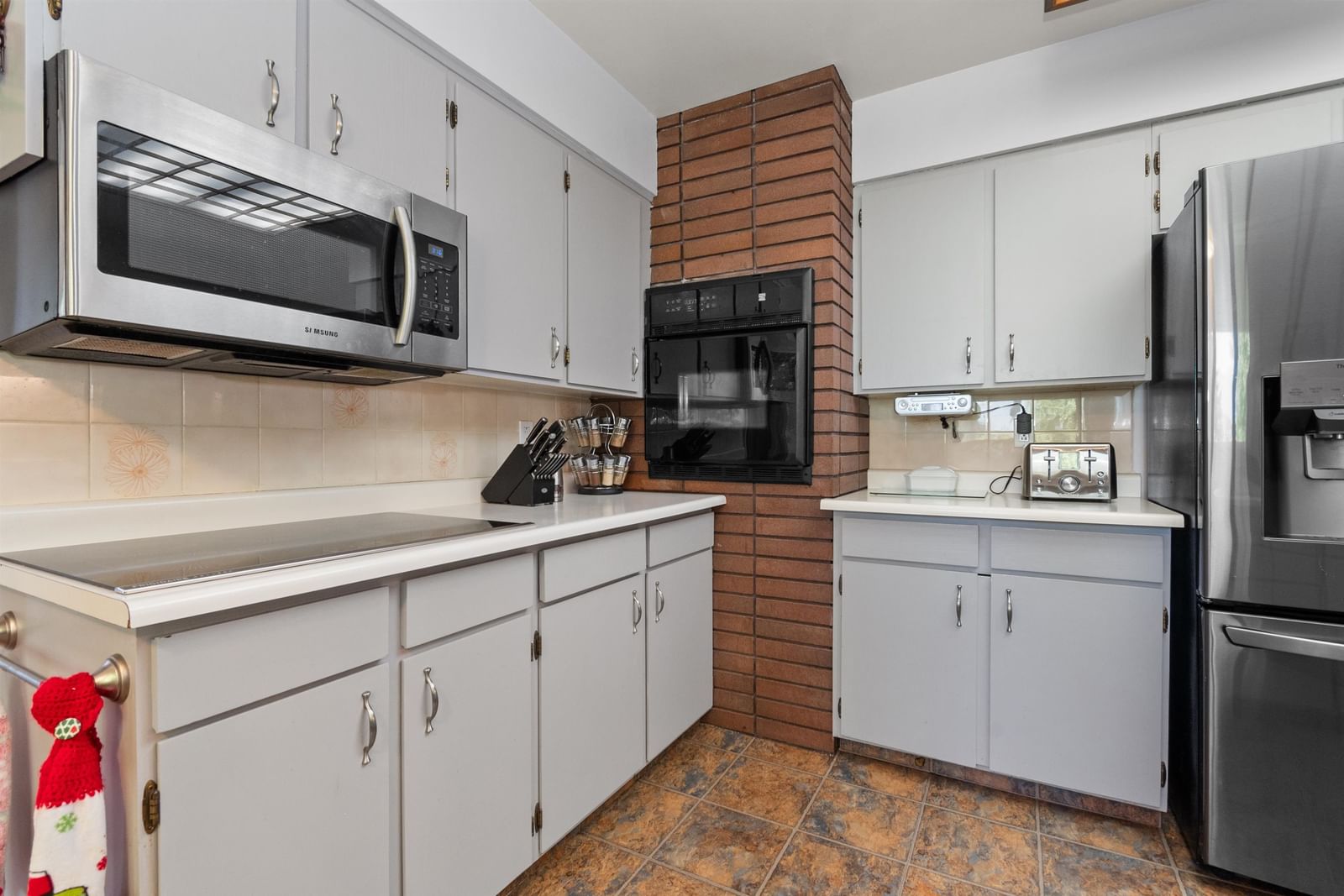 Listing Image 11
