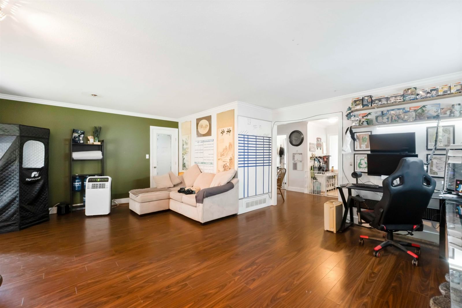 Listing Image 6