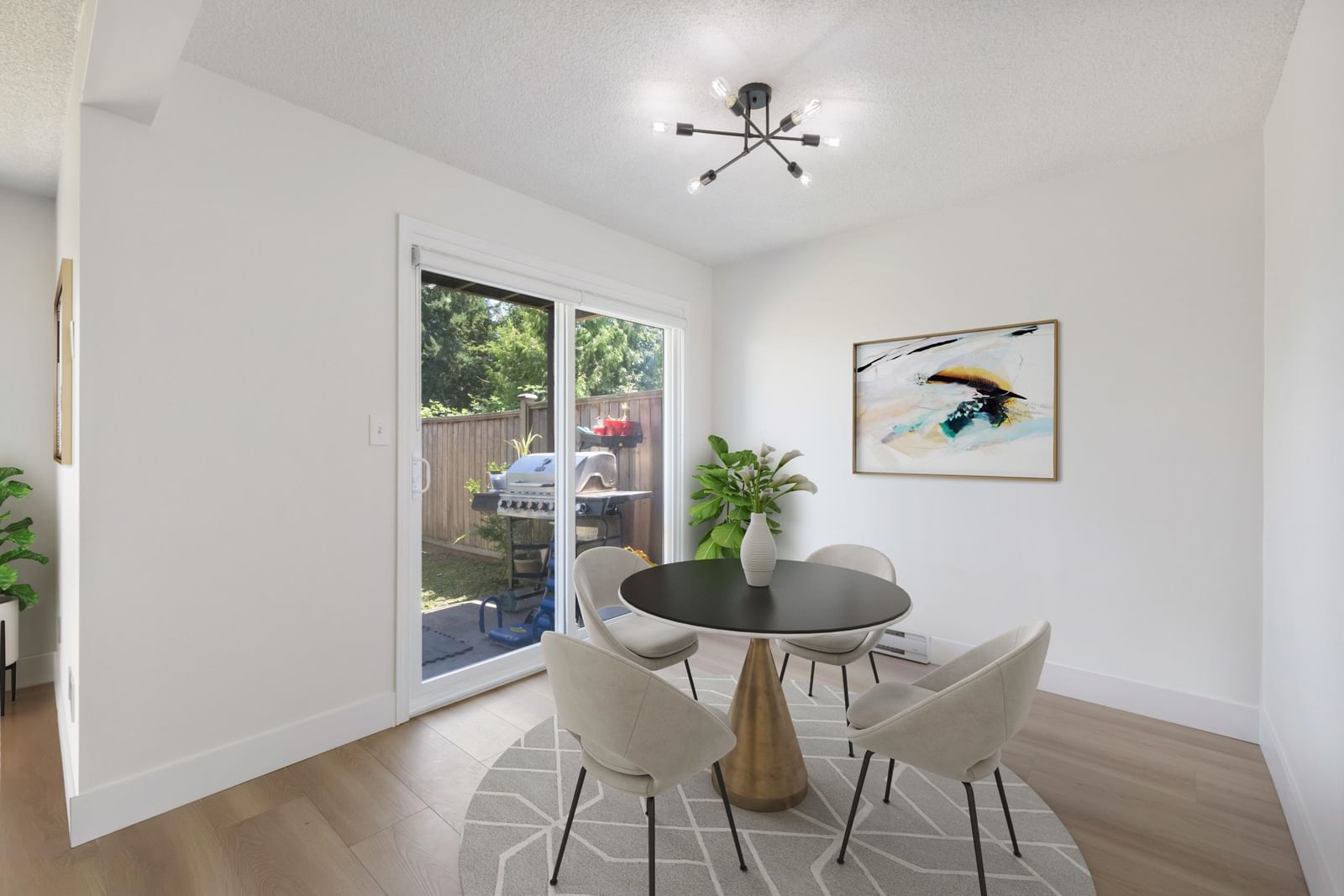 Listing Image 6