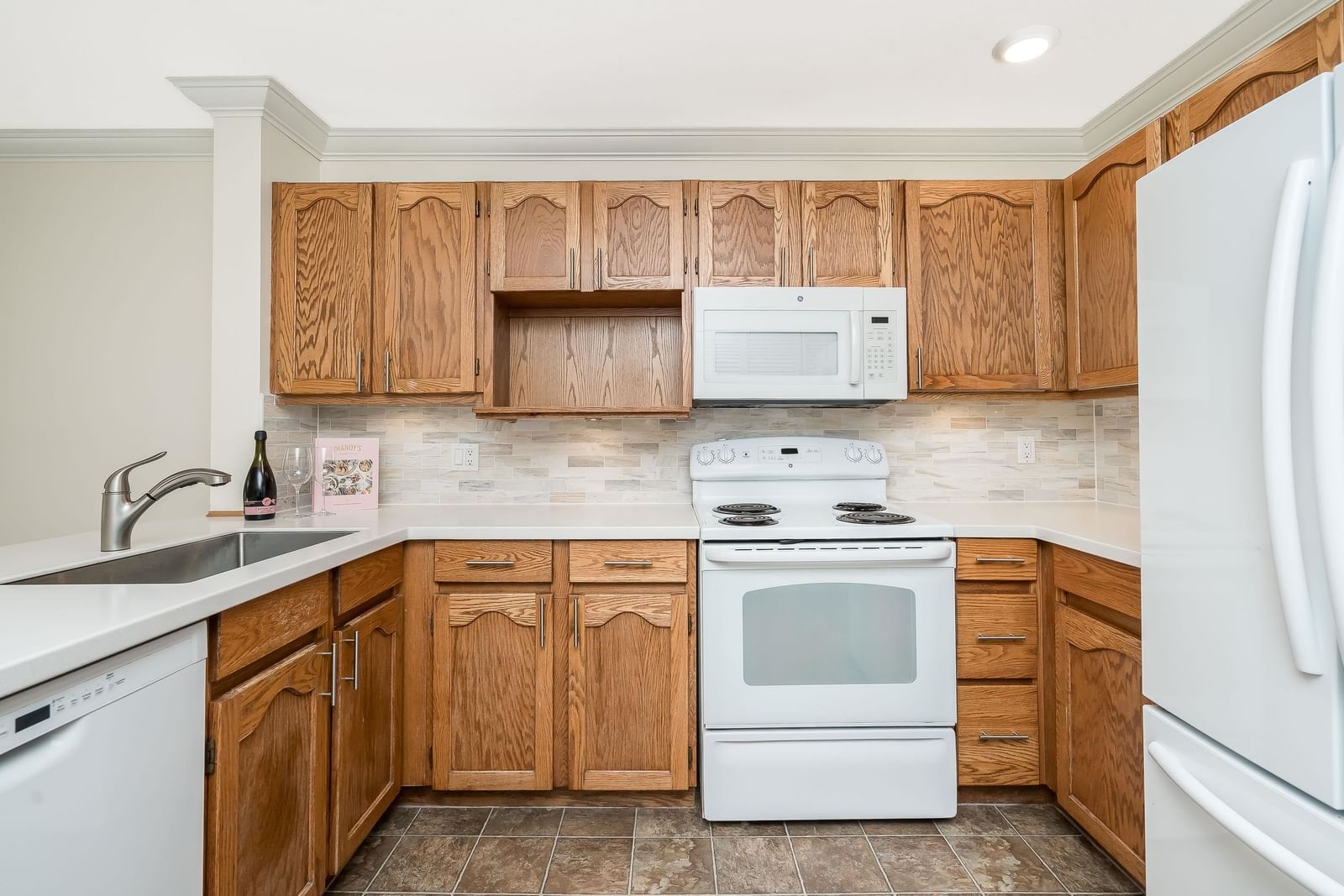 Listing Image 12