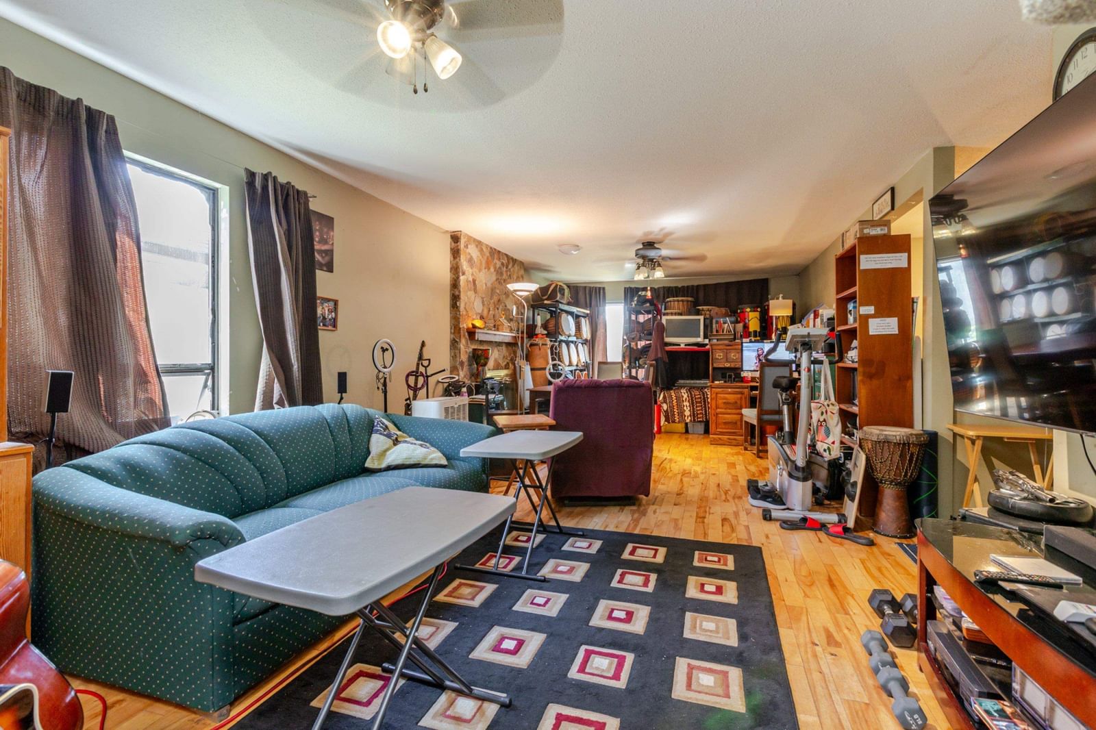 Listing Image 6