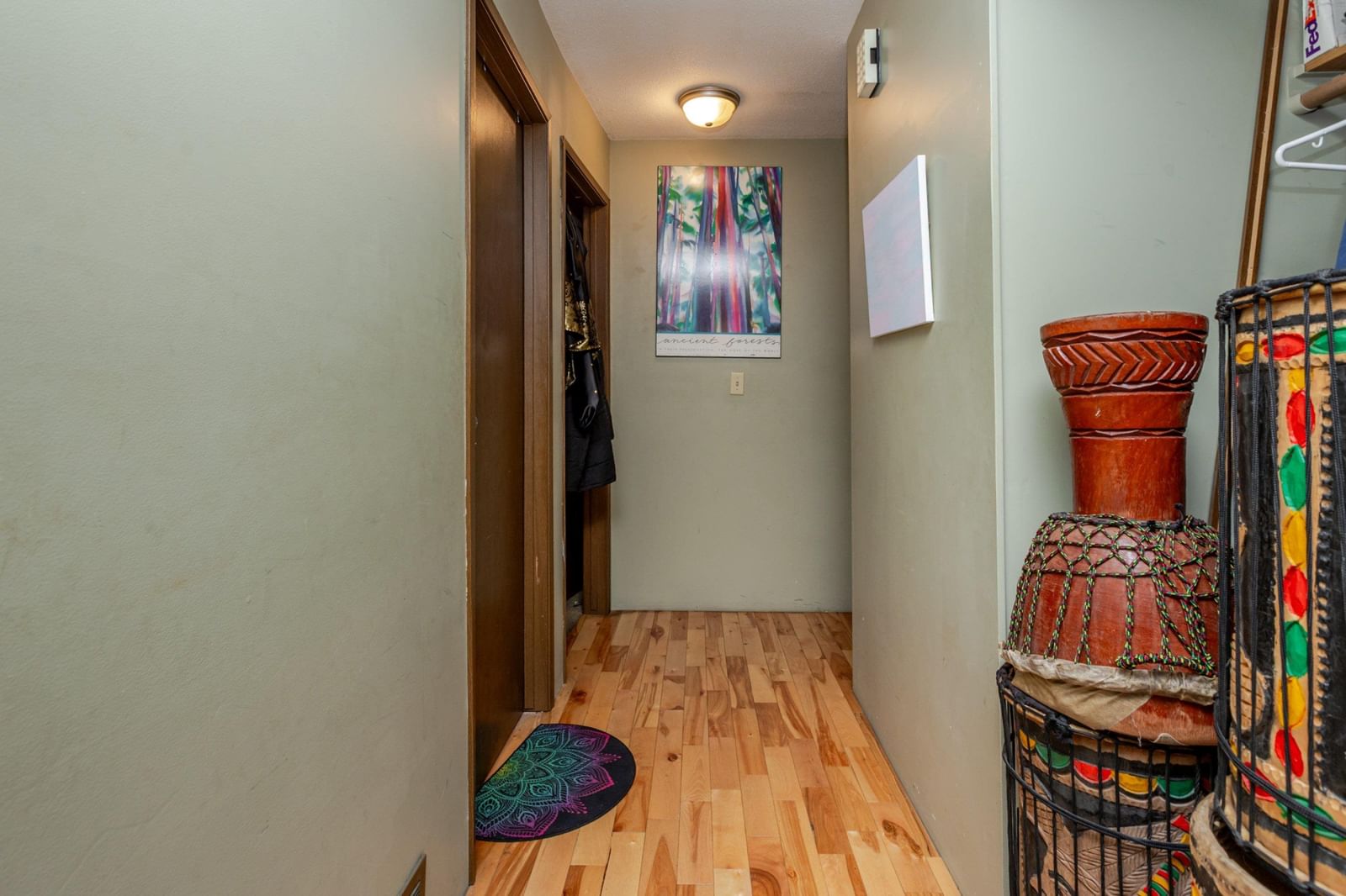 Listing Image 8