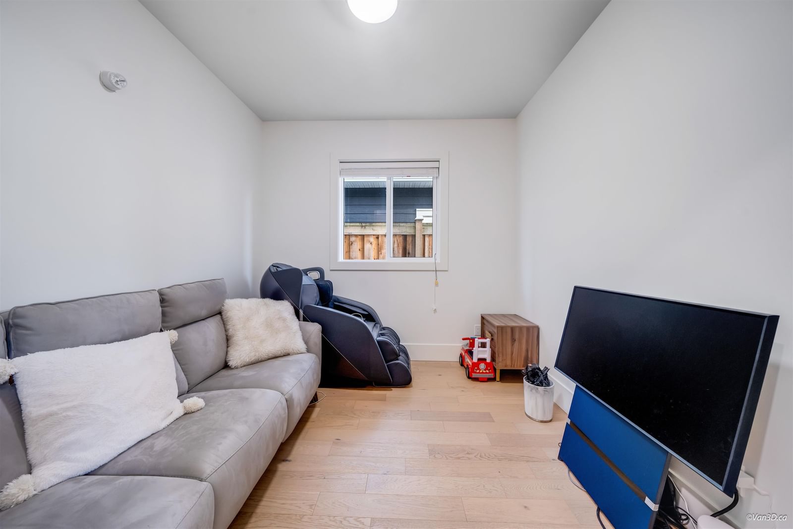 Listing Image 17