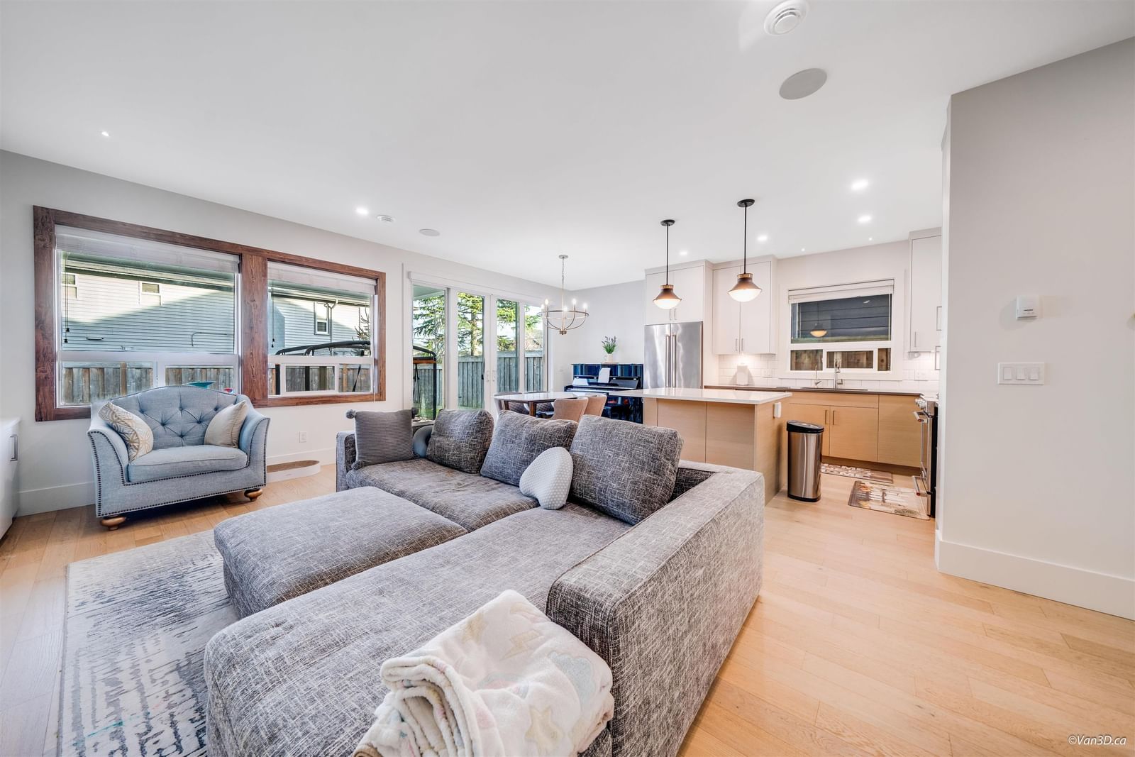 Listing Image 9