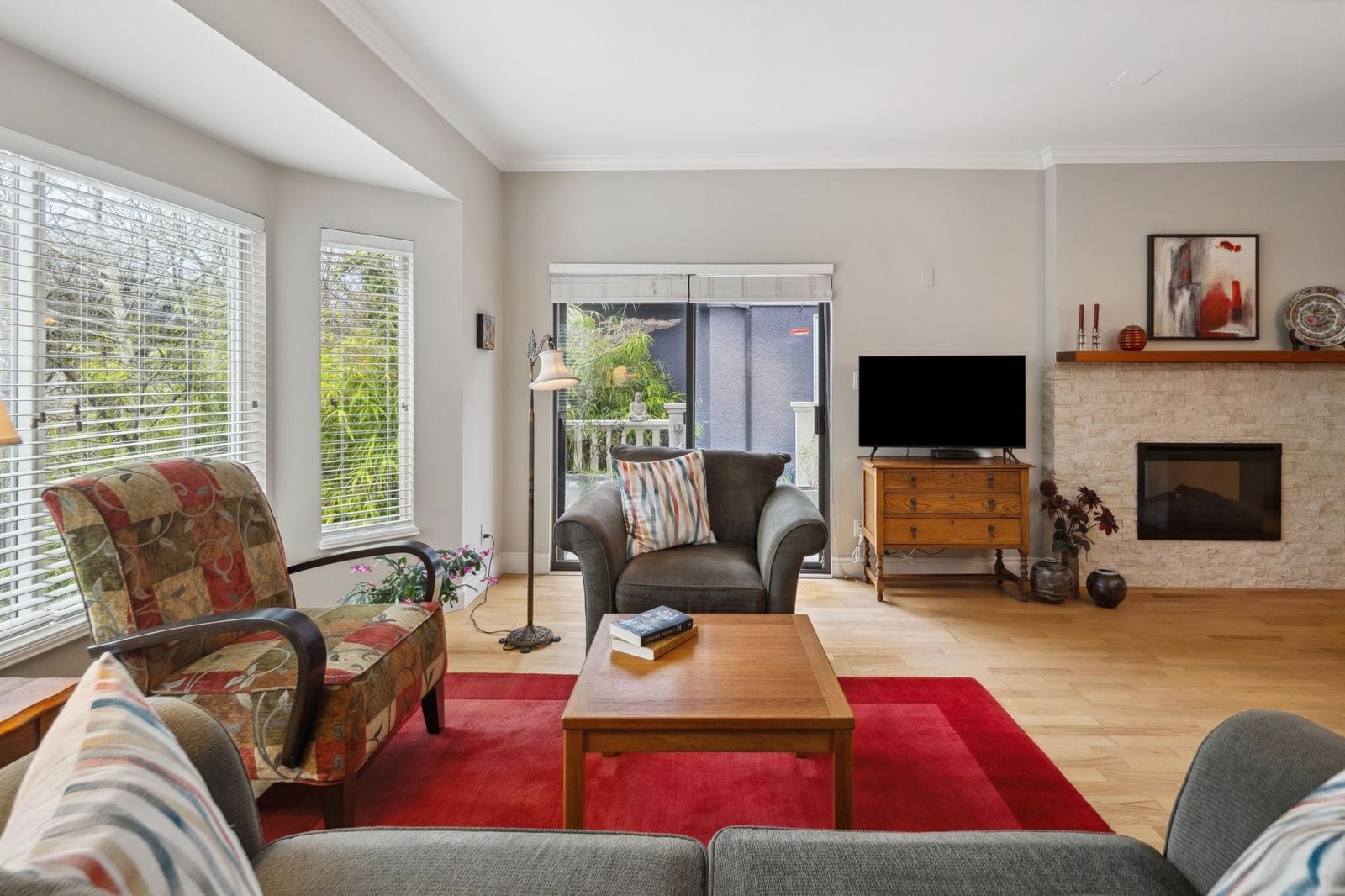 Listing Image 11