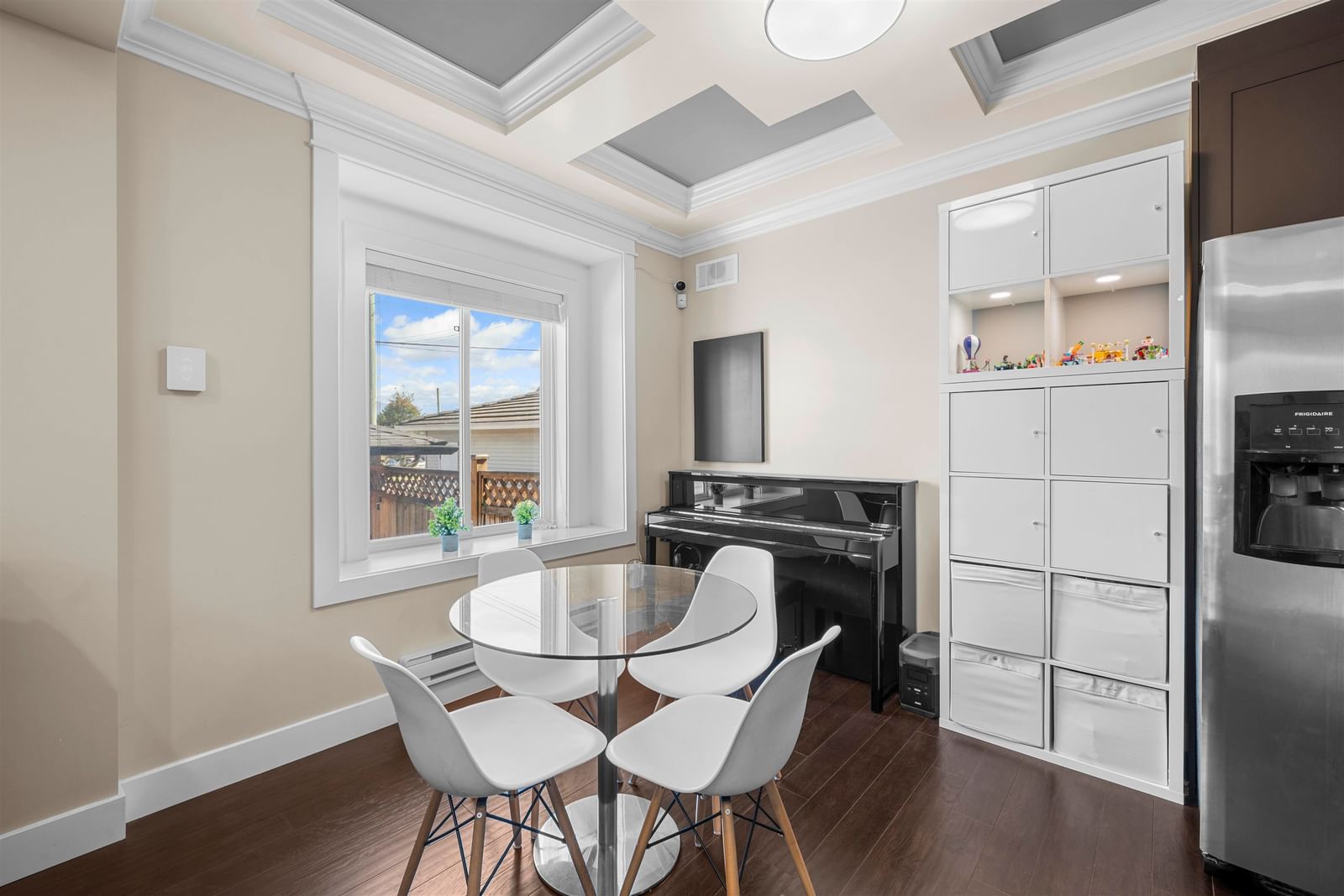 Listing Image 9