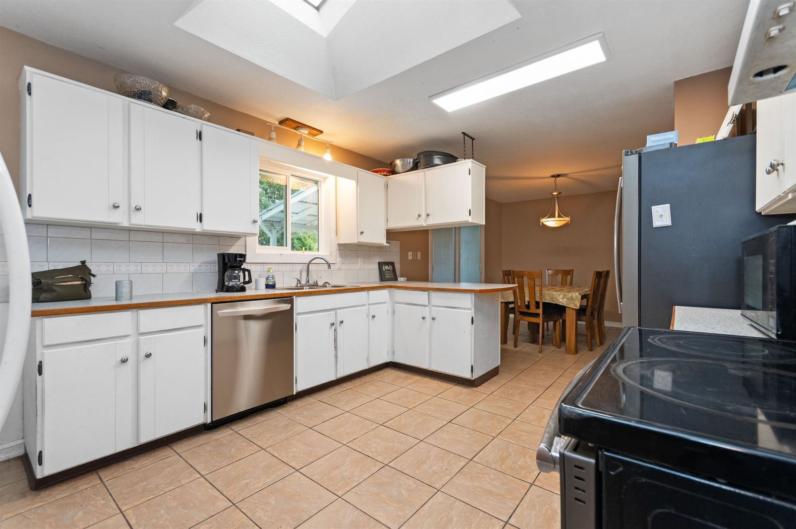 Listing Image 14