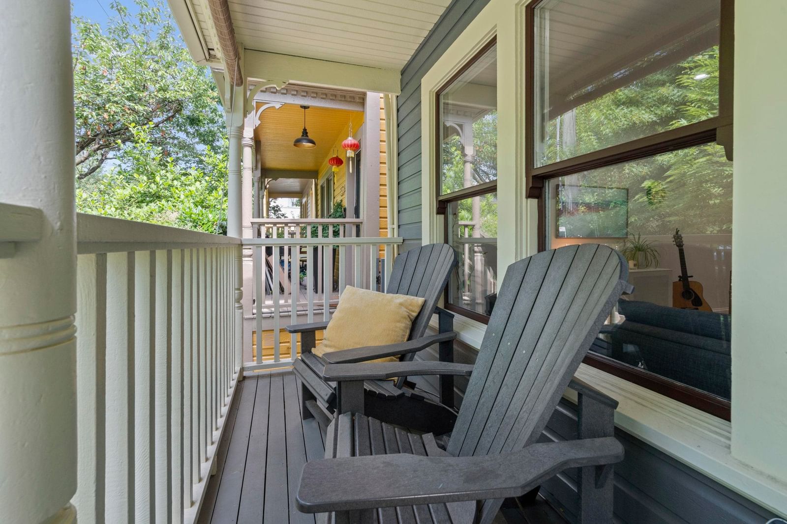 Listing Image 4