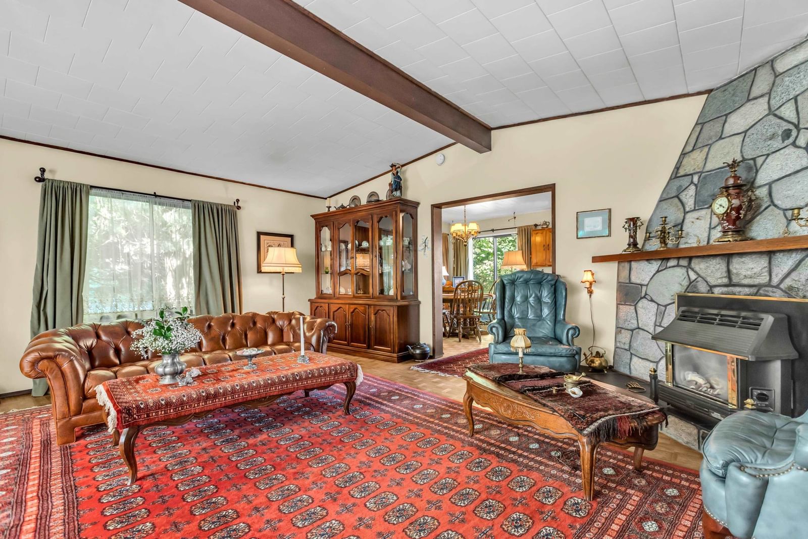Listing Image 4