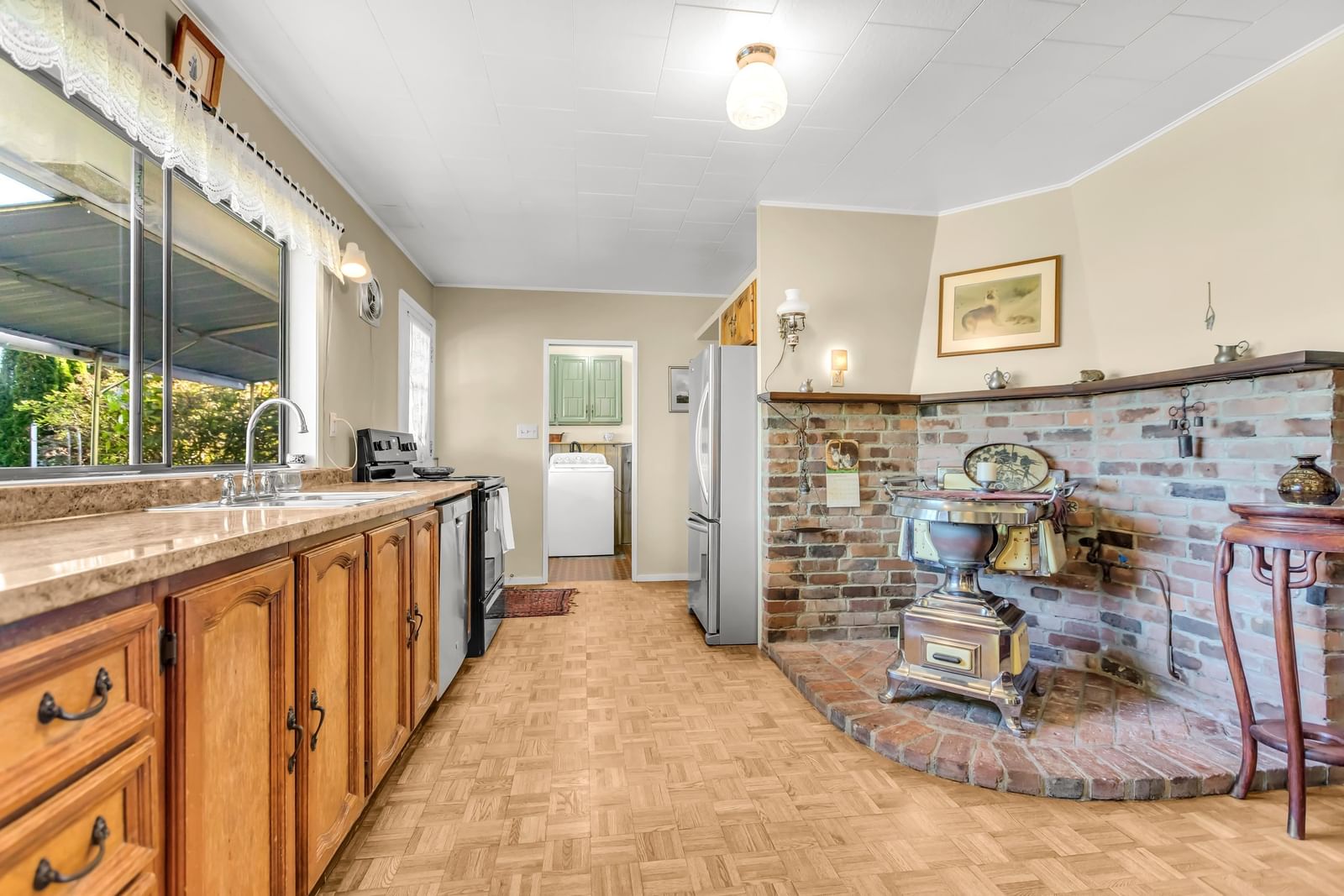 Listing Image 9