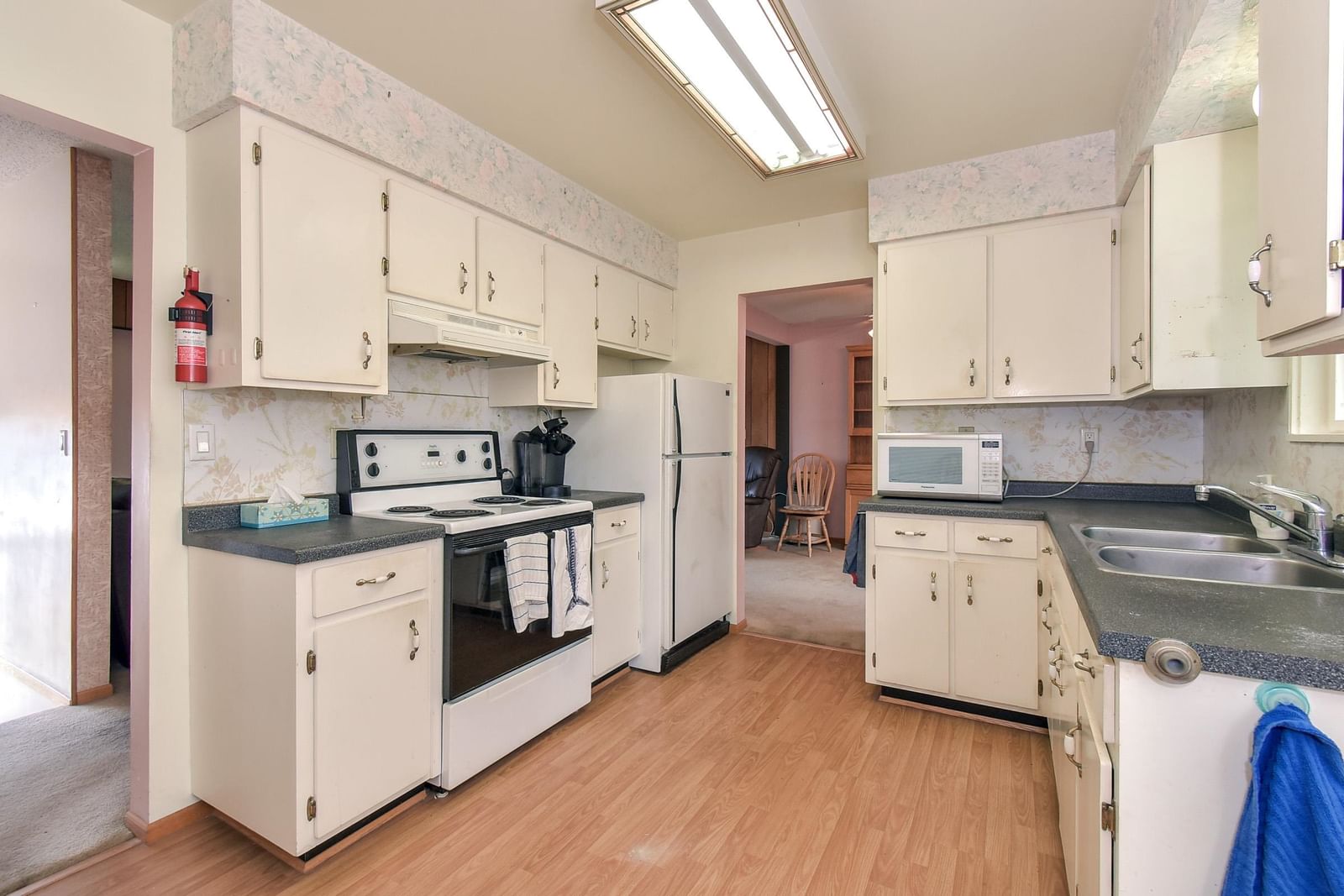 Listing Image 12