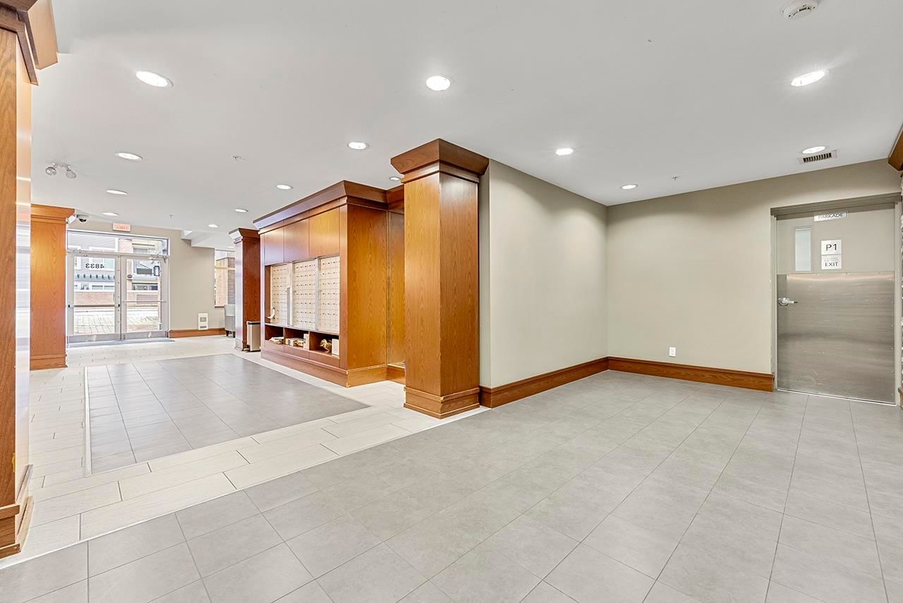 Listing Image 18
