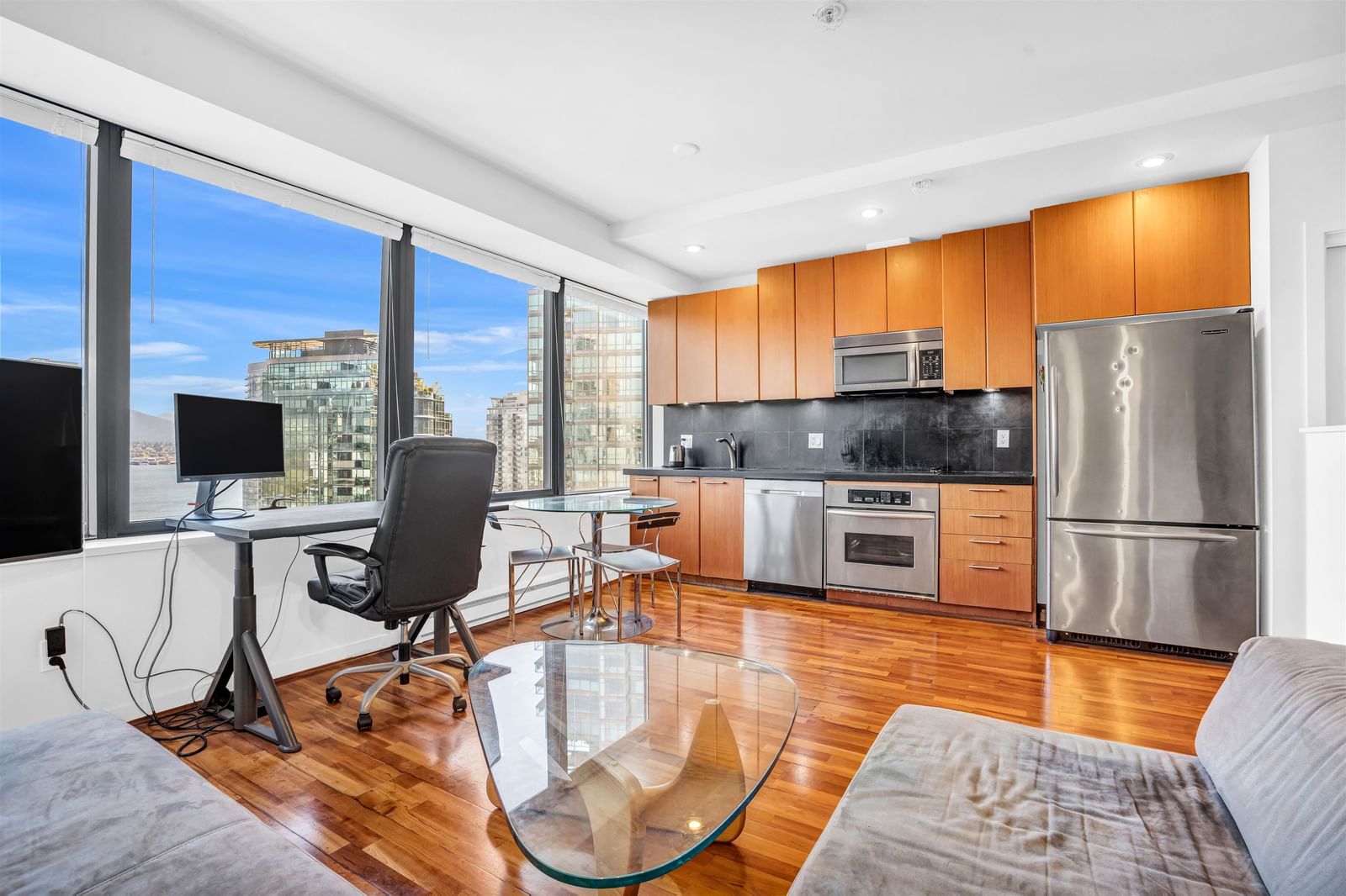 Listing Image 12