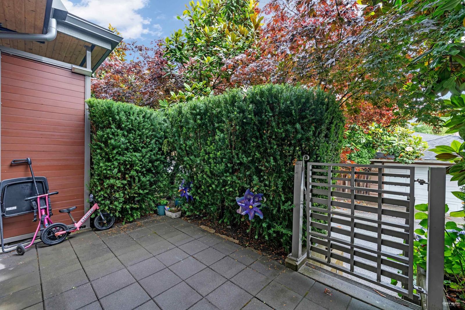 Listing Image 5