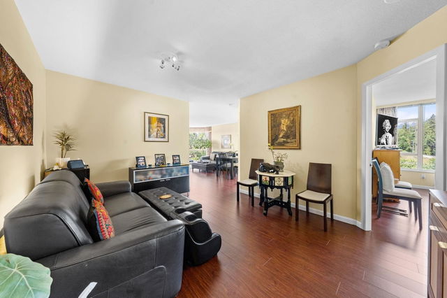 1106 - 1327 Keith Road E