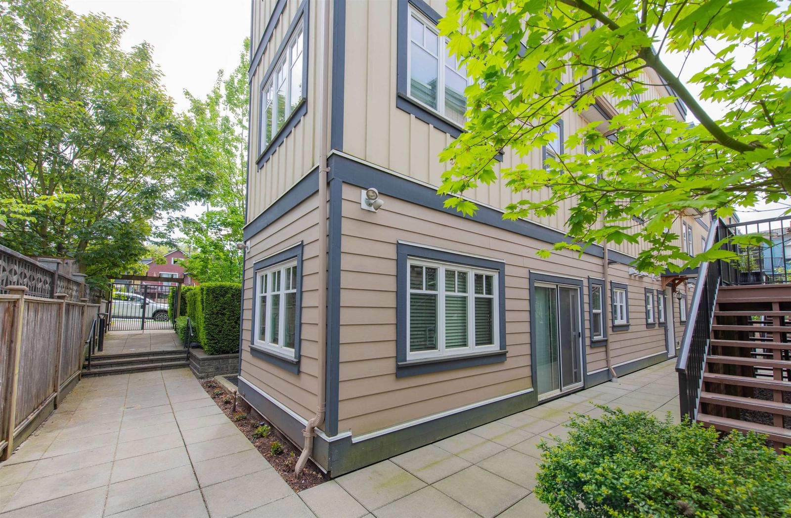 Listing Image 18