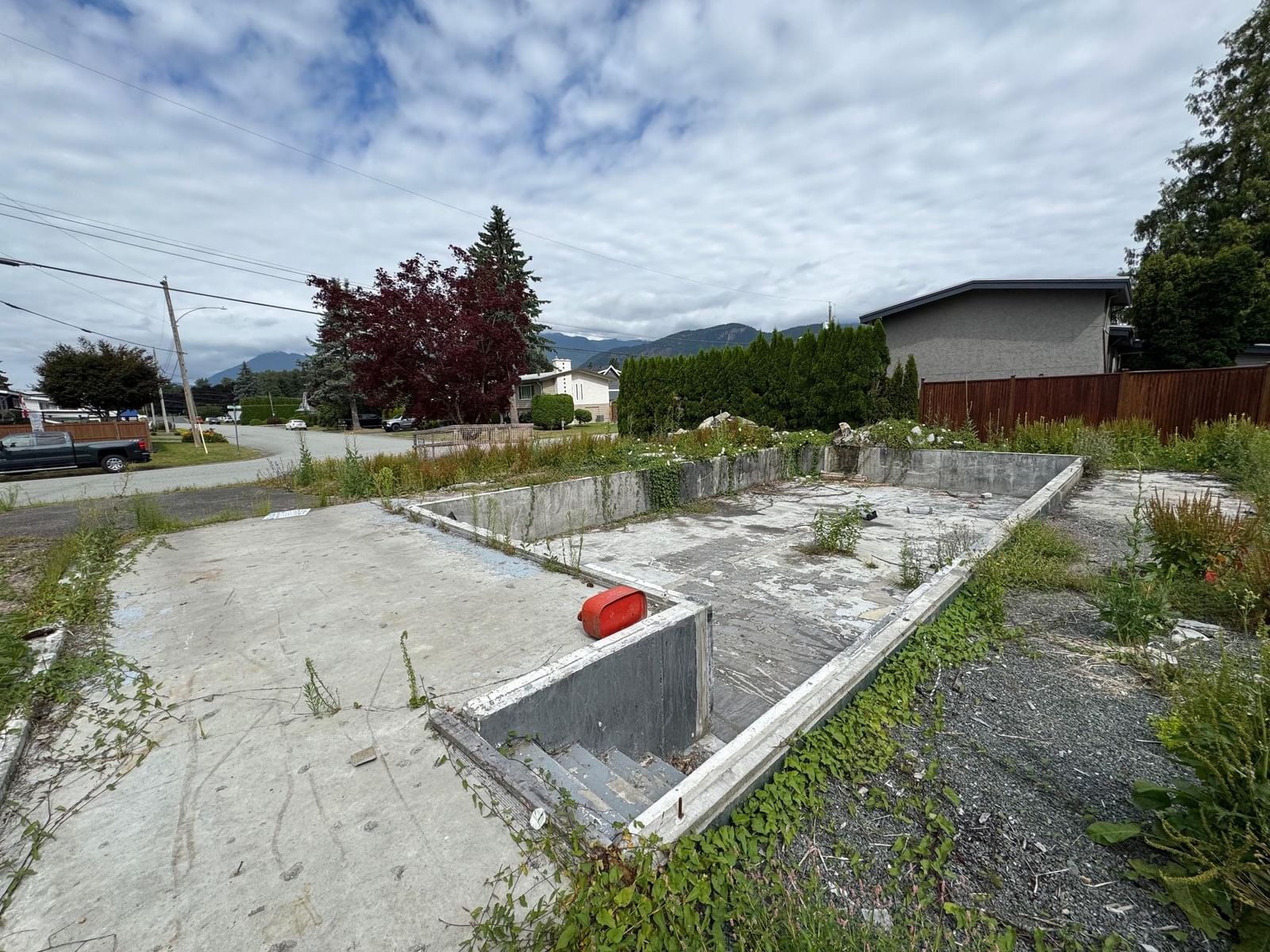 Listing Image 5