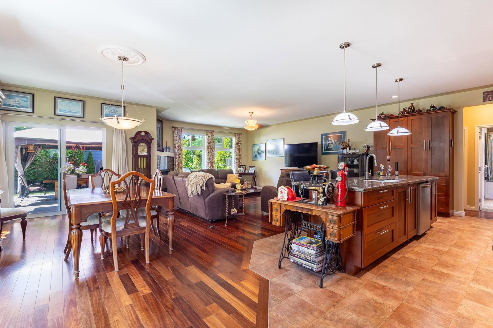 Listing Image 15