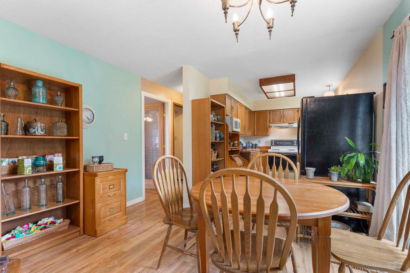 Listing Image 12
