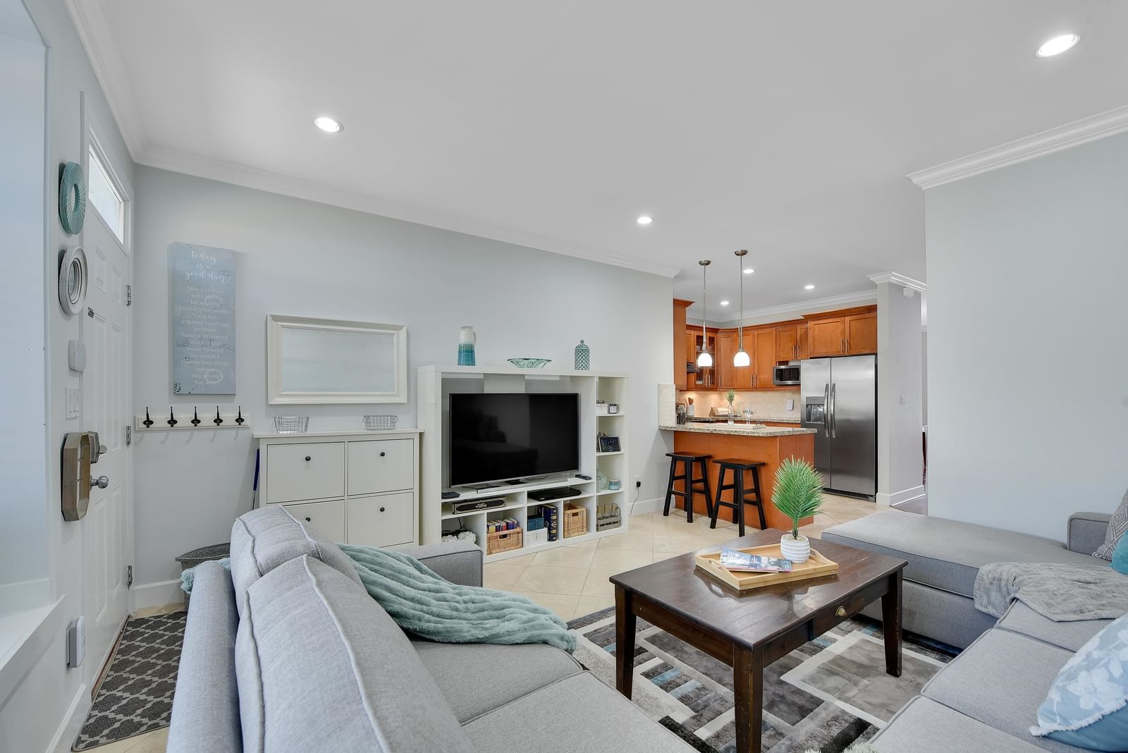 Listing Image 15