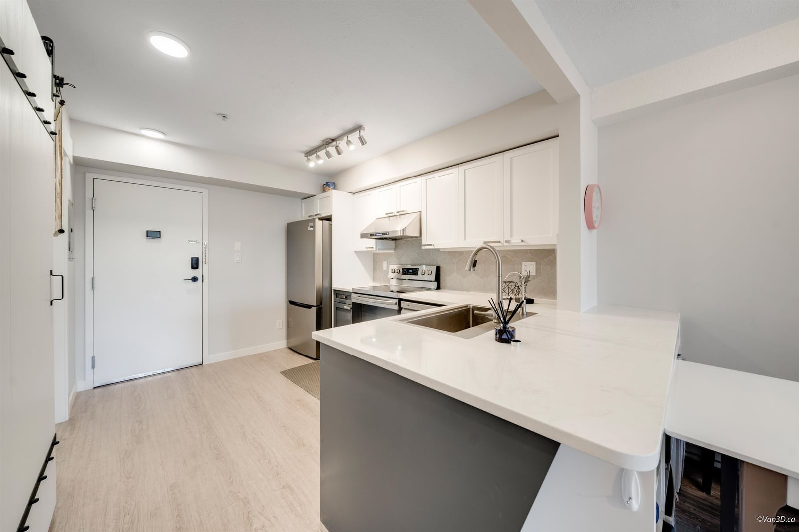 Listing Image 8