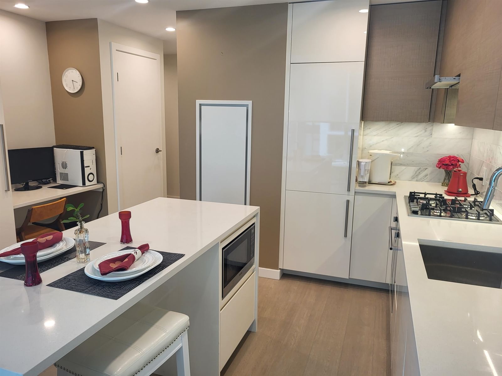 Listing Image 12