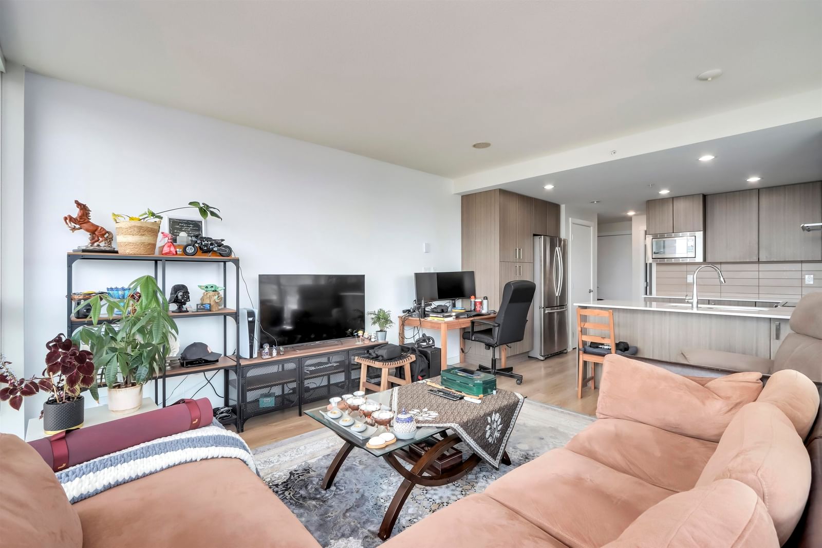 Listing Image 6