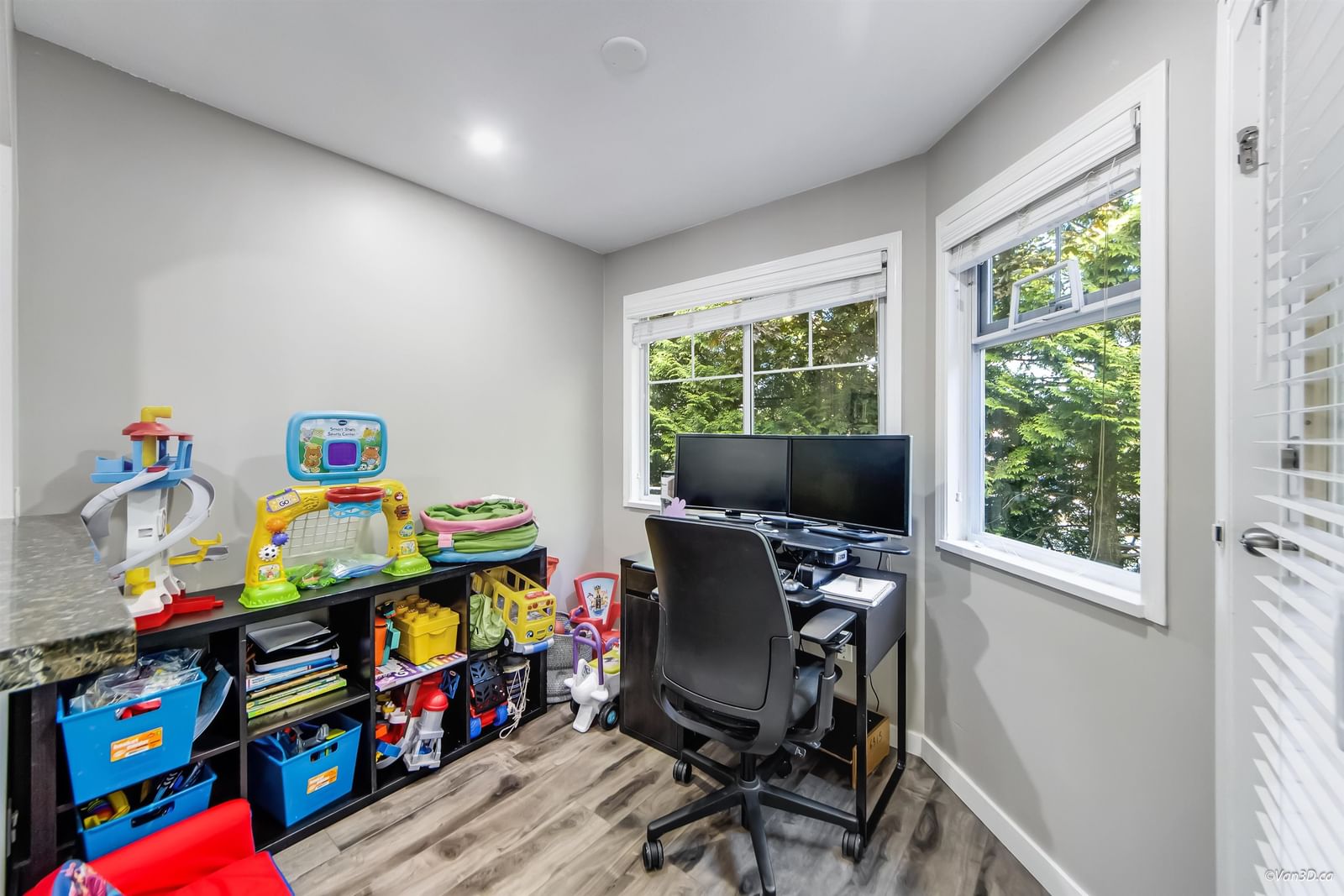 Listing Image 12