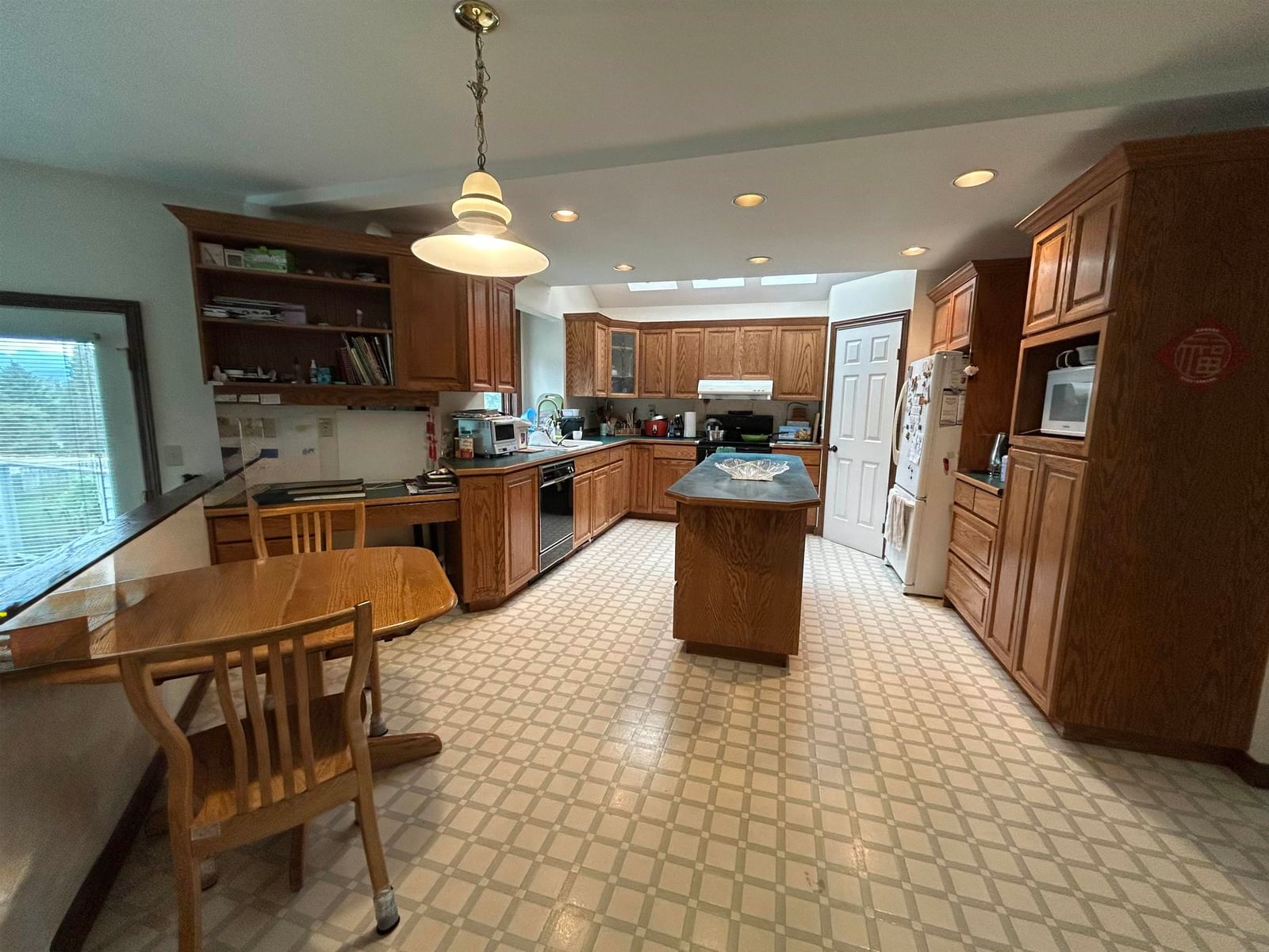 Listing Image 11