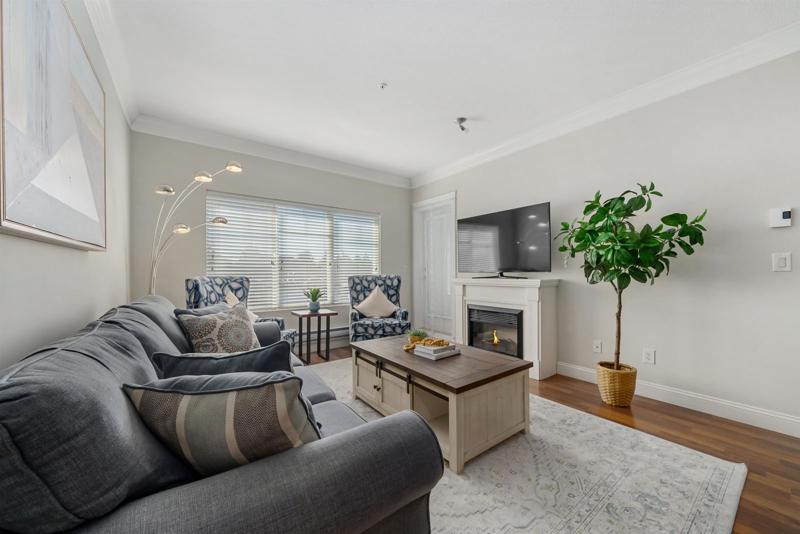 Listing Image 9