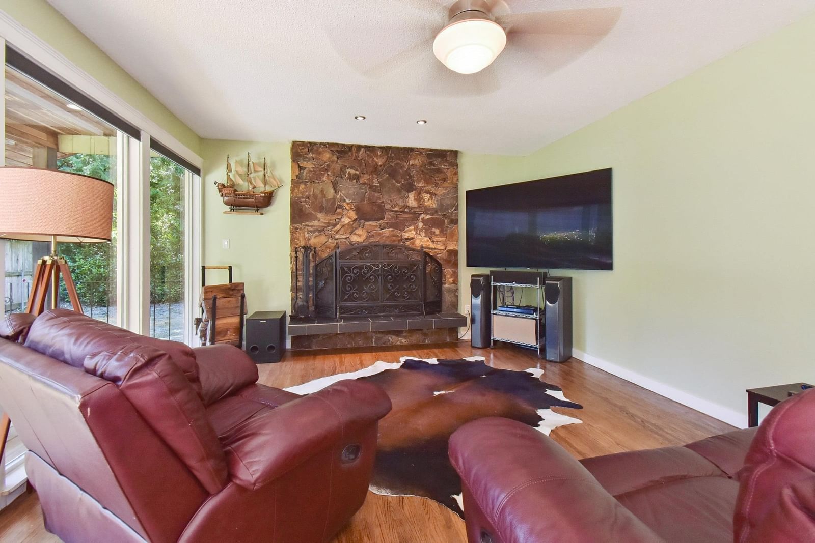 Listing Image 9