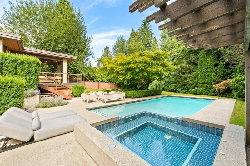 510 Eastcot Road, West Vancouver, V7S 1E4 | Image 2