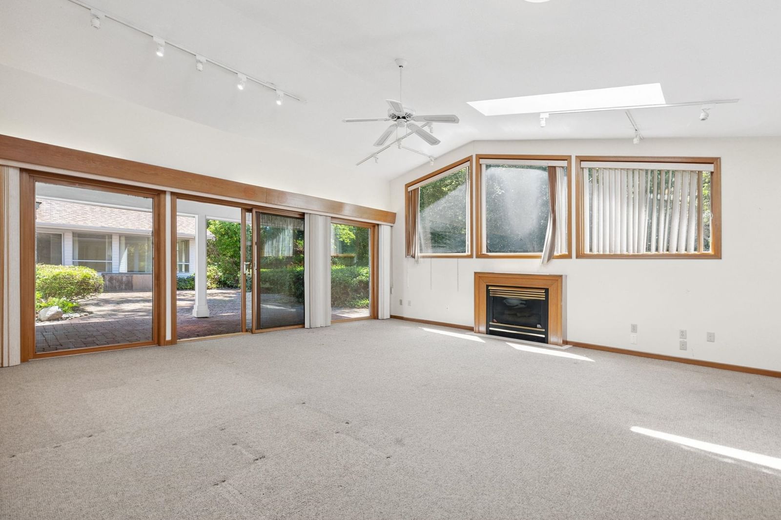 Listing Image 29